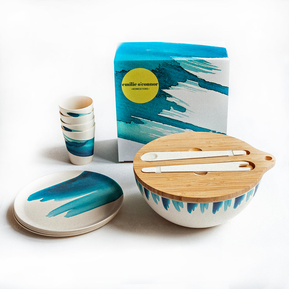 
                  
                    bamboo dinner set for four , bamboo salad bowl with wooden lid, stack of small 22cm bamboo plates, stack of four cups gift box ,all decorated with blue wave print 
                  
                